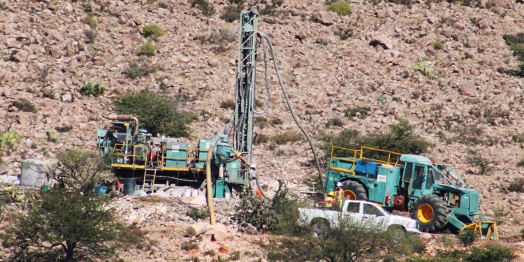 Capitan Mining Drills 76.2m @ 0.4 G/T Aueq At Peñoles Project