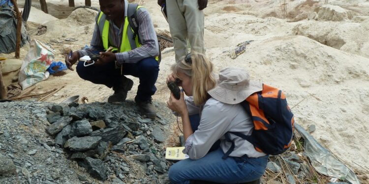 Mako Gold Drills High-Grade Gold Discovery At Napie Komboro Prospect
