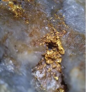 Siren Gold Extends Lyle Gold Mineralization Trend to One Km